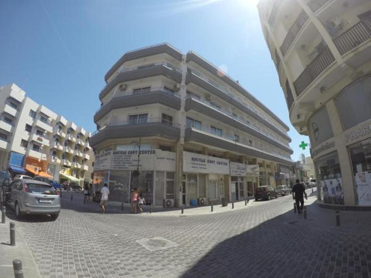 Les Palmiers Petrou Apartments Lárnaca Exterior foto